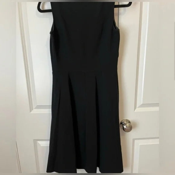 Ann Taylor little black dress - Picture 3 of 6